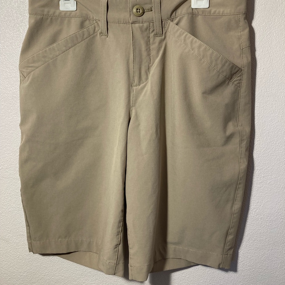 Women’s Eddie Bauer quick dry shorts. Size 2.
